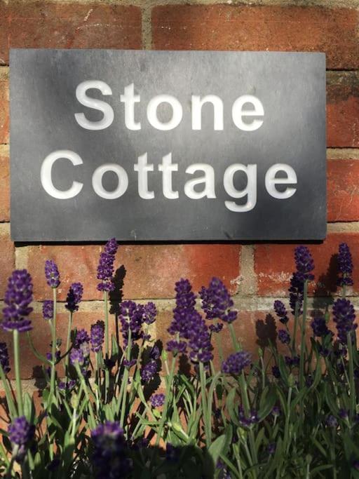 Stone Cottage Thornage Exteriör bild
